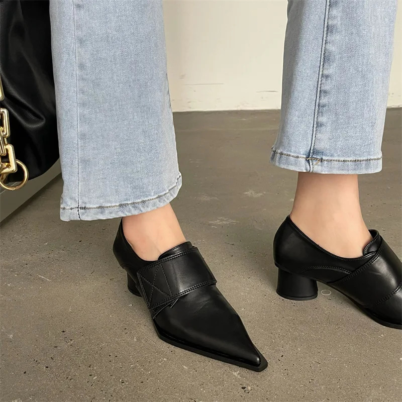 Dress Office Women Pumps Spring Summer Mature Retro PU Leather Fashion Chain Pointed Toe Thick Heels Shoes Woman 240615