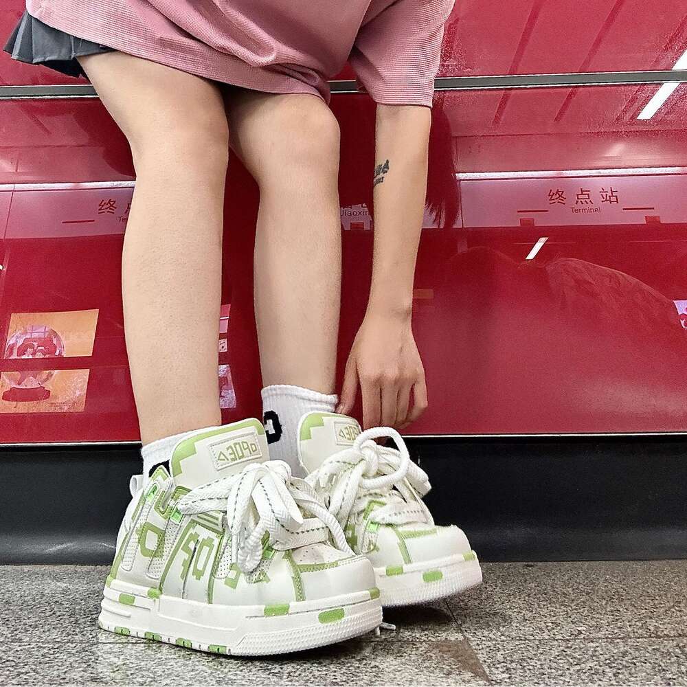 Man 2024 New Light Green Board Street Trend Graffiti Pixel Double LACES Bread Shoes Women
