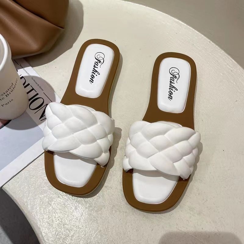 2024 Summer New Flat Fashionable and Versatile Sandals Slippers for Women free shipping