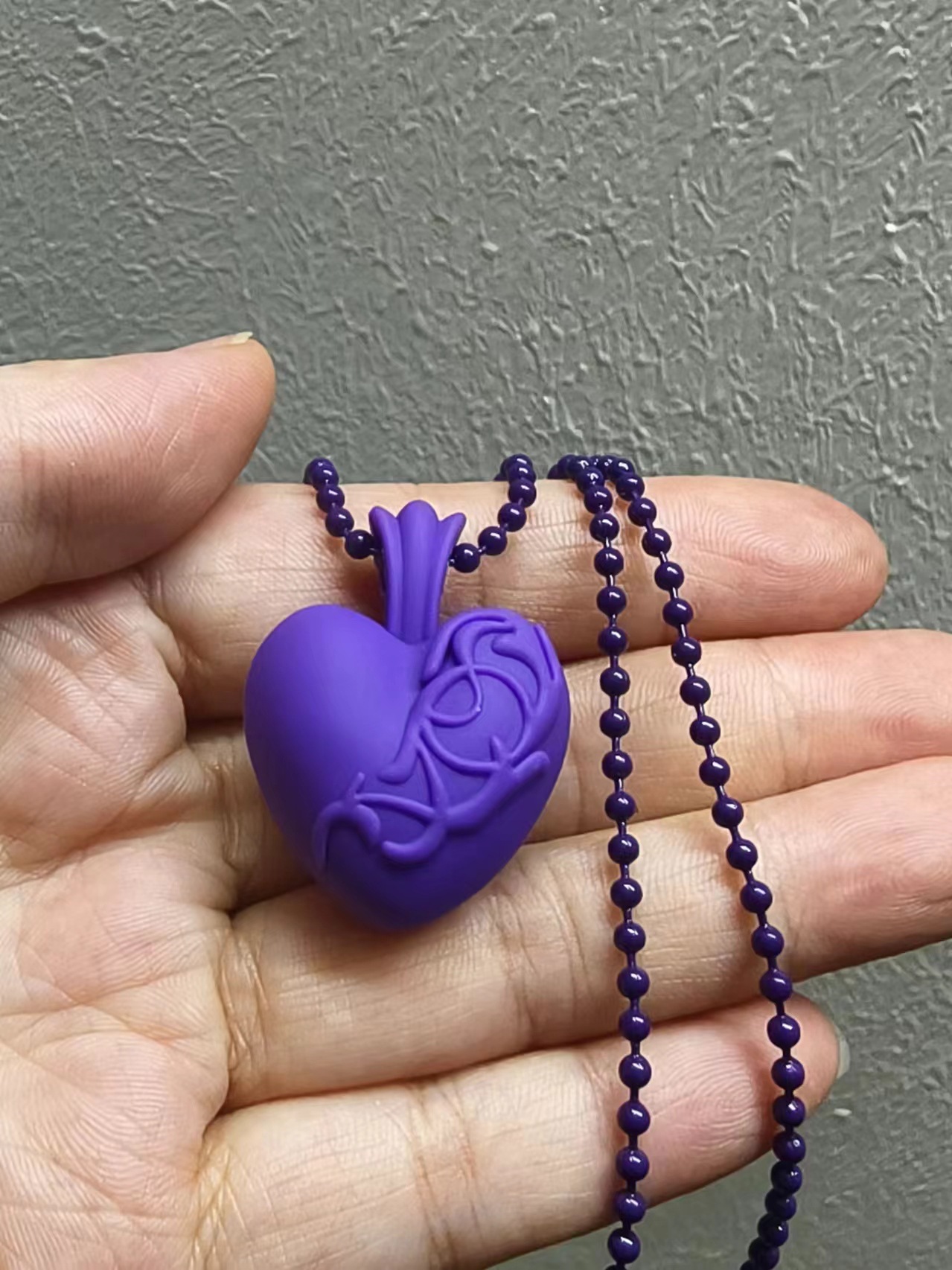 Love Necklace Resin Love Vine Colored Necklace Men and Women Couple Chain Cross Peach Heart Chain