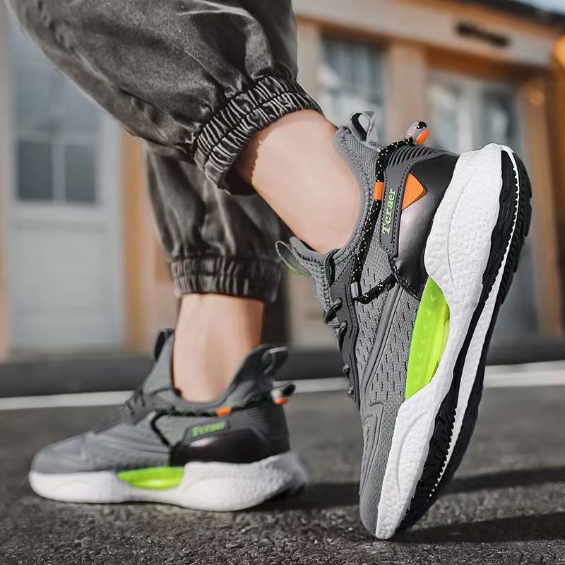 Autumn New Men's Lightweight Breathable Running Shoes Comfortable Shock Absorbing Free shipping