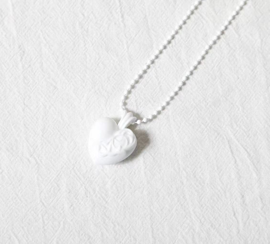 Love Necklace Resin Love Vine Colored Necklace Men and Women Couple Chain Cross Peach Heart Chain