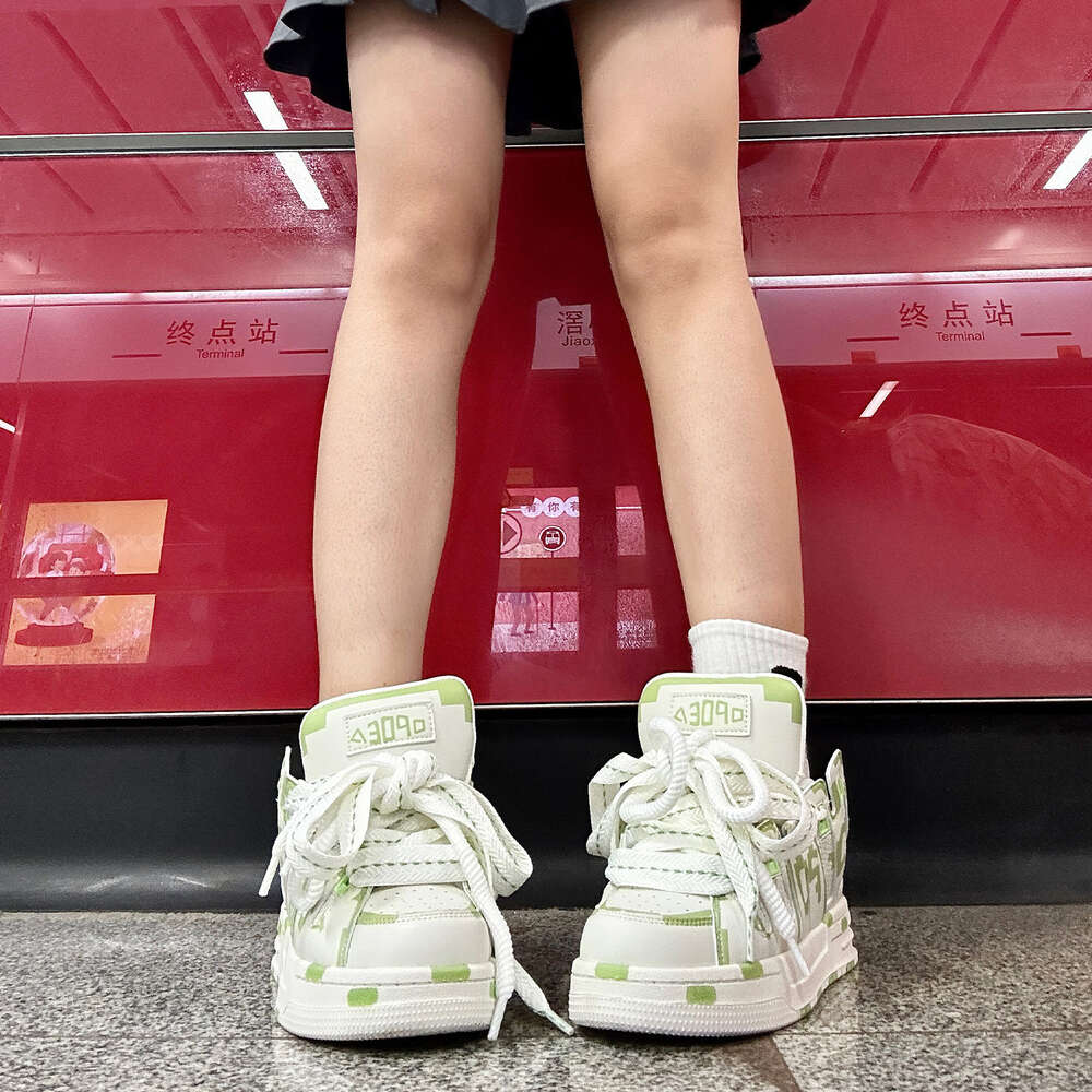 Man 2024 New Light Green Board Street Trend Graffiti Pixel Double LACES Bread Shoes Women