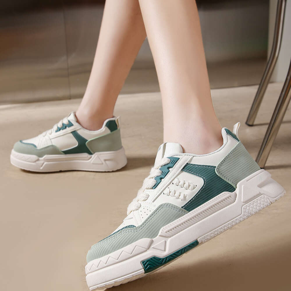 2023 New Autumn Hot Sale Thick Sole Student Versatile Fashion Trend Casual Women's Board Shoes