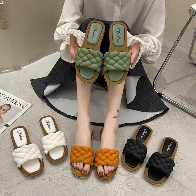 2024 Summer New Flat Fashionable and Versatile Sandals Slippers for Women free shipping