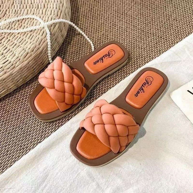 2024 Summer New Flat Fashionable and Versatile Sandals Slippers for Women free shipping