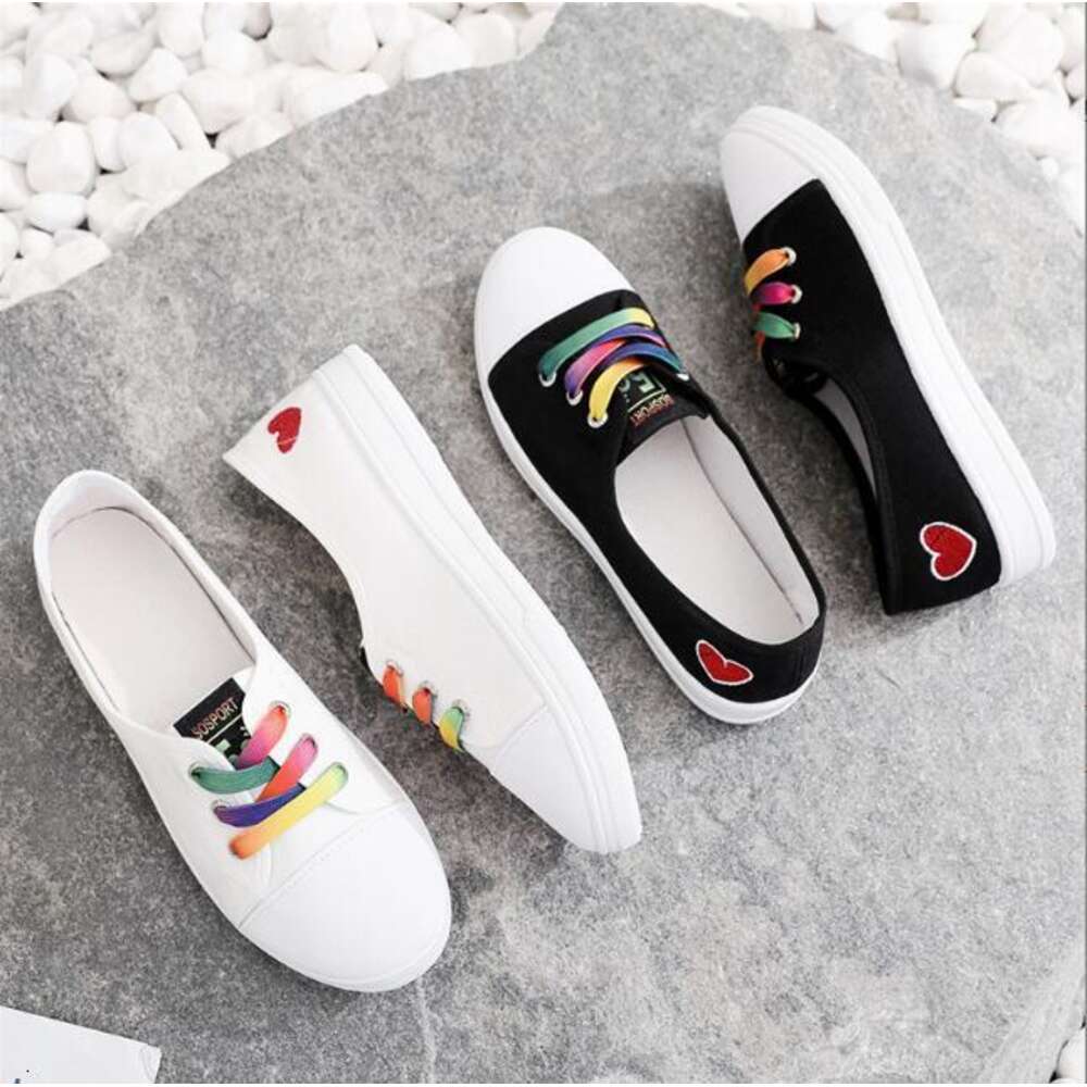New Fashion with Love Breathable Knitting Shoe Upper Yarn with Classical Canvas Summer Shoes for Girls