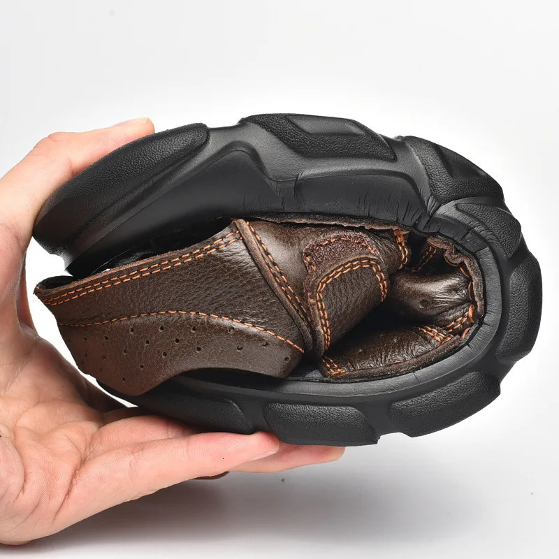 Mens leather casual shoes high-quality classic mens sandals summer outdoor walking mens sports shoes breathable mens sandals 240615