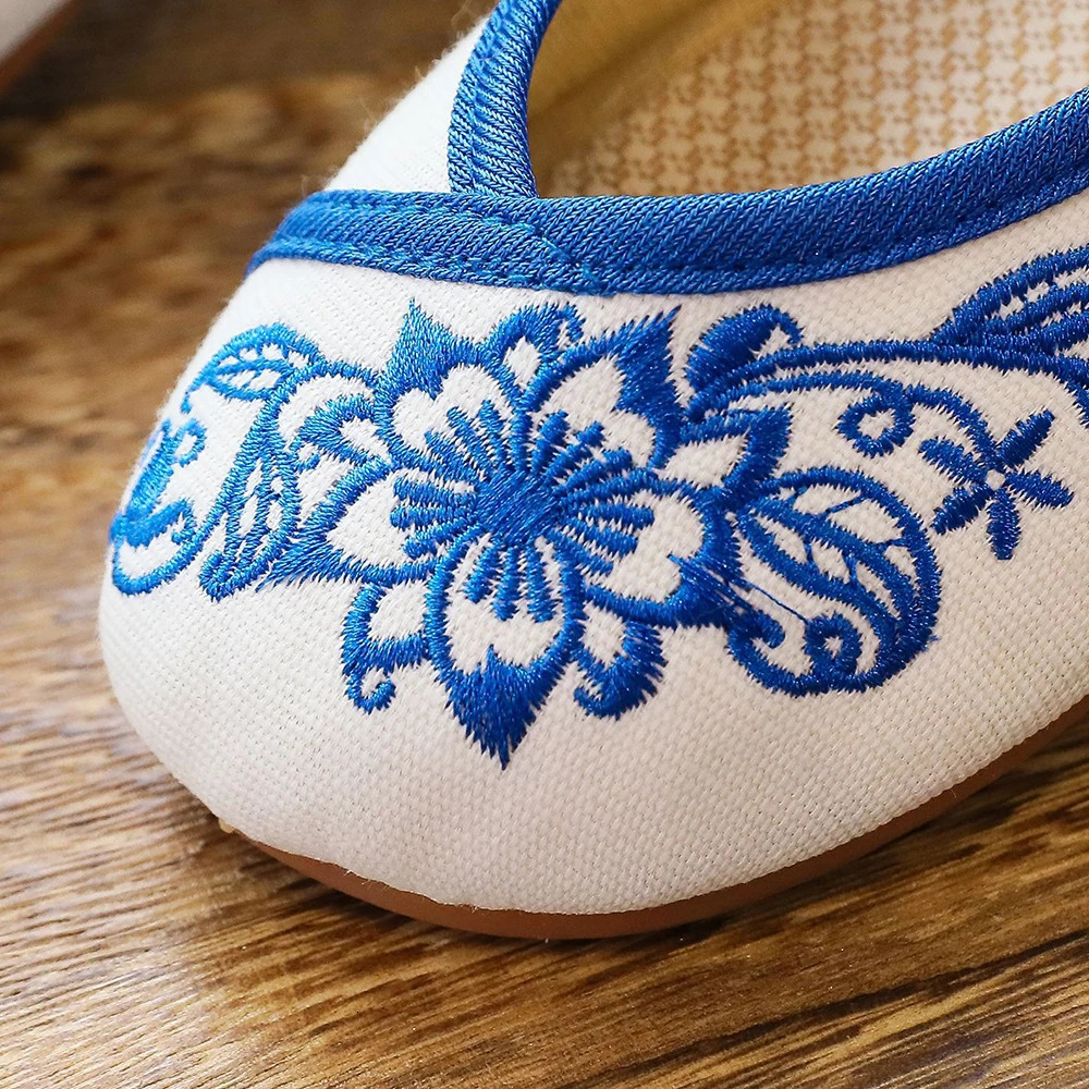 Veowalk Blue Flower Embroidery Womens Canvas Ballet Apartment Vintage Chinese Style Womens Casual Ankle with Cotton Dance Shoes 240615
