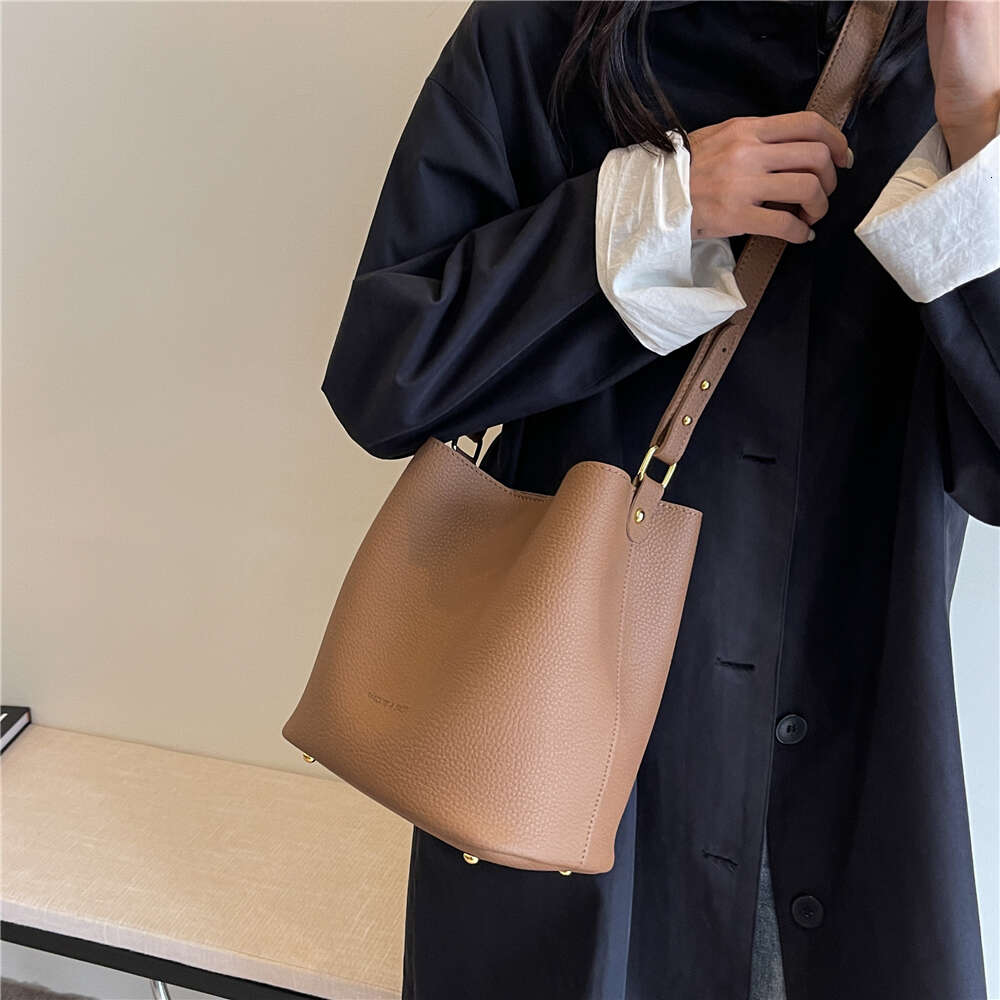 Toptrends Vintage Soft Bucket Shoulder For Women 2024 Trend Designer Crossbody Bags PU Leather Ladies Handbags And Purses 6.17#31