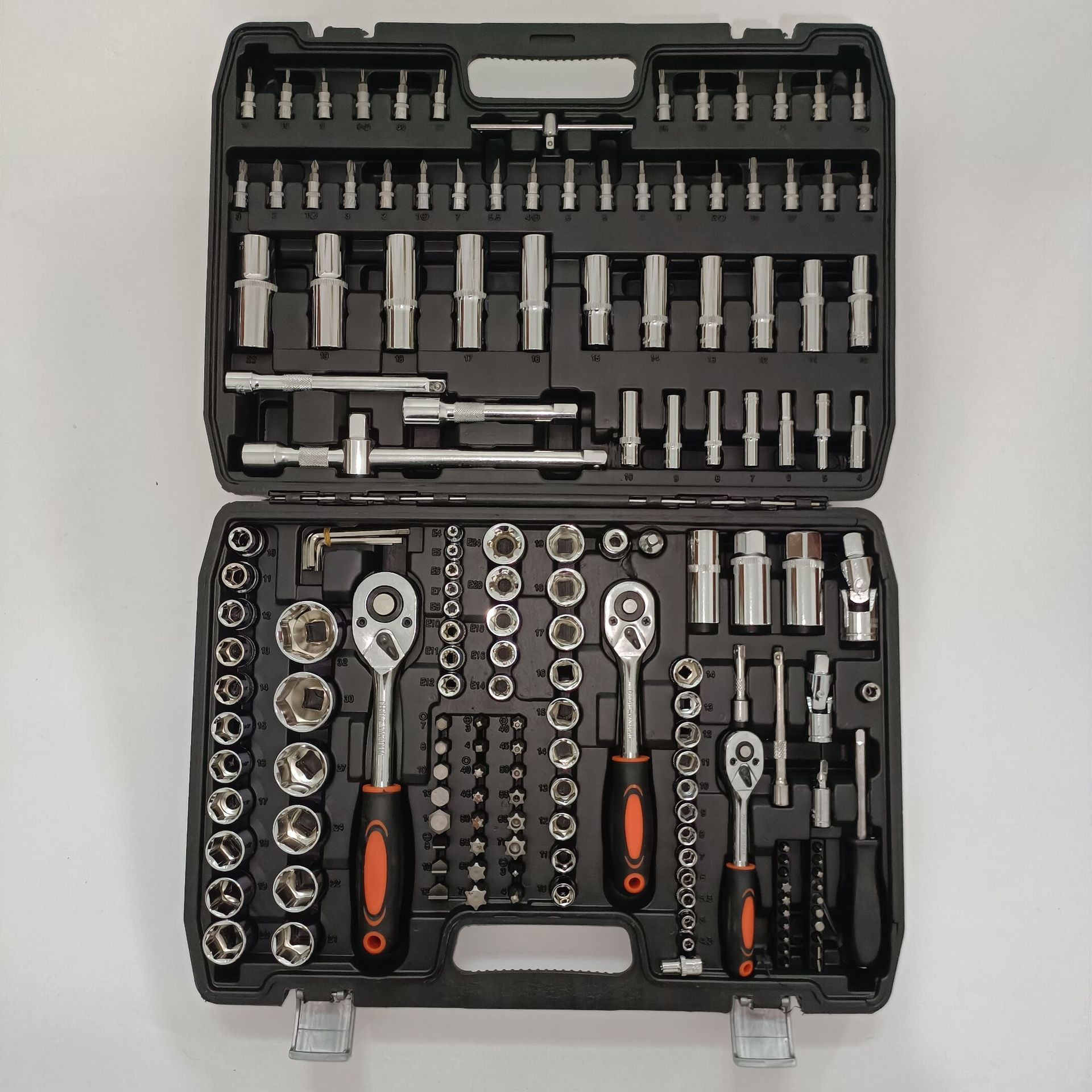 Multi-Functional 172pc Ratchet Wrench Socket Kit for Professional Auto Maintenance & DIY Household Use with Portable Toolbox
