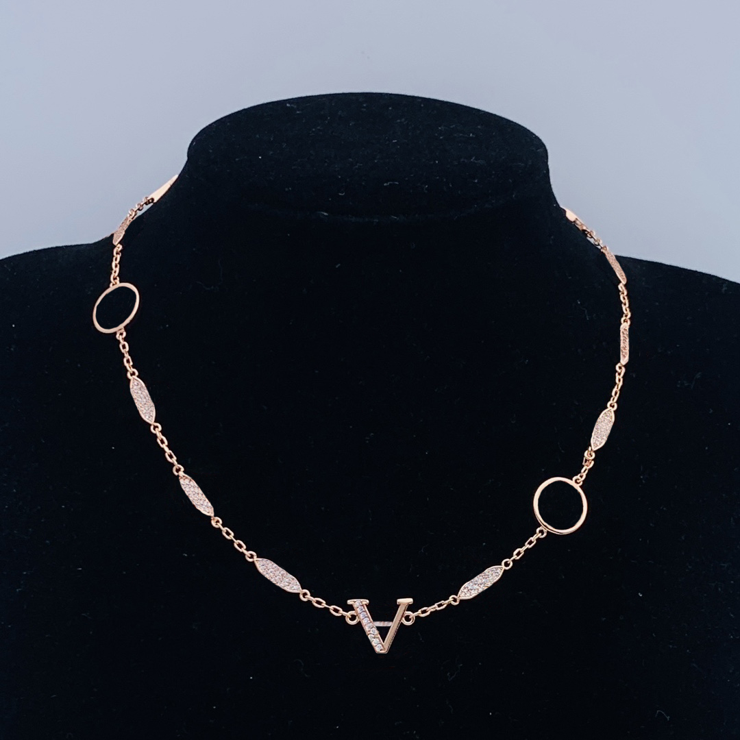 P89 Designer High Quality Luxury Necklace for Women Brand Letter Embossment Necklaces Jewelry Accessory