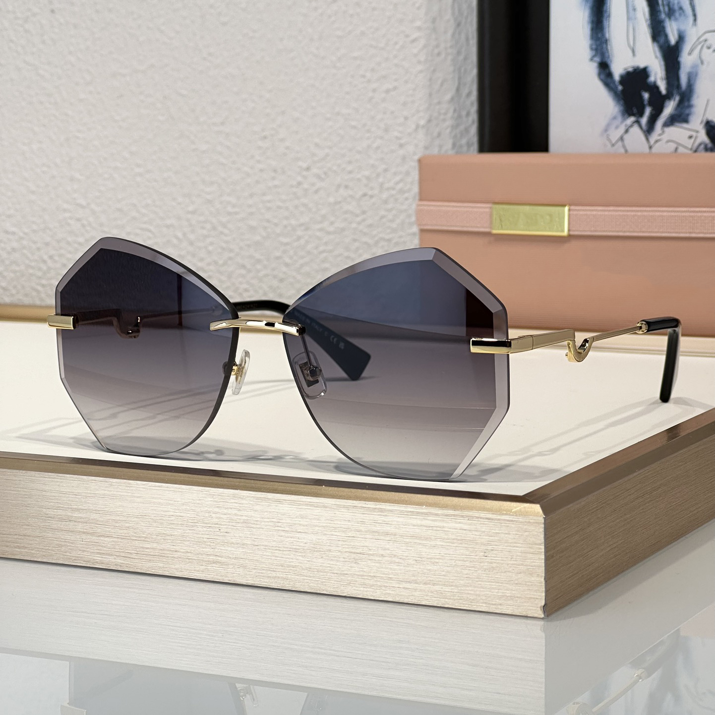 Ladies Sunglasses For Summer Popular 55XS Designer Butterfly Stylish Outdoor Style Anti-Ultraviolet Fashion Catwalk Metal Diamond Frame Glasses Random Box 55