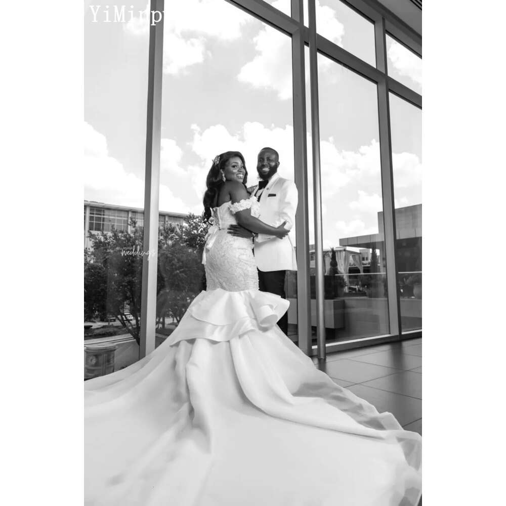 Off Shoulder Mermaid Wedding Dresses for Bride Sweet Heart Lace up Closure Cascading Ruffles Pearls Beads African Bridal Gowns