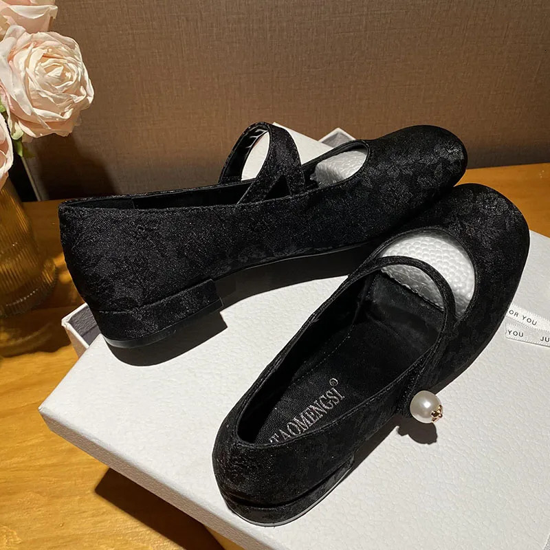 Fashion Buckle Strap Flats Women Mary Janes Shoes Female Soft Footwear Lolita Style Flats With Shoes For Ladies In 2024 240617