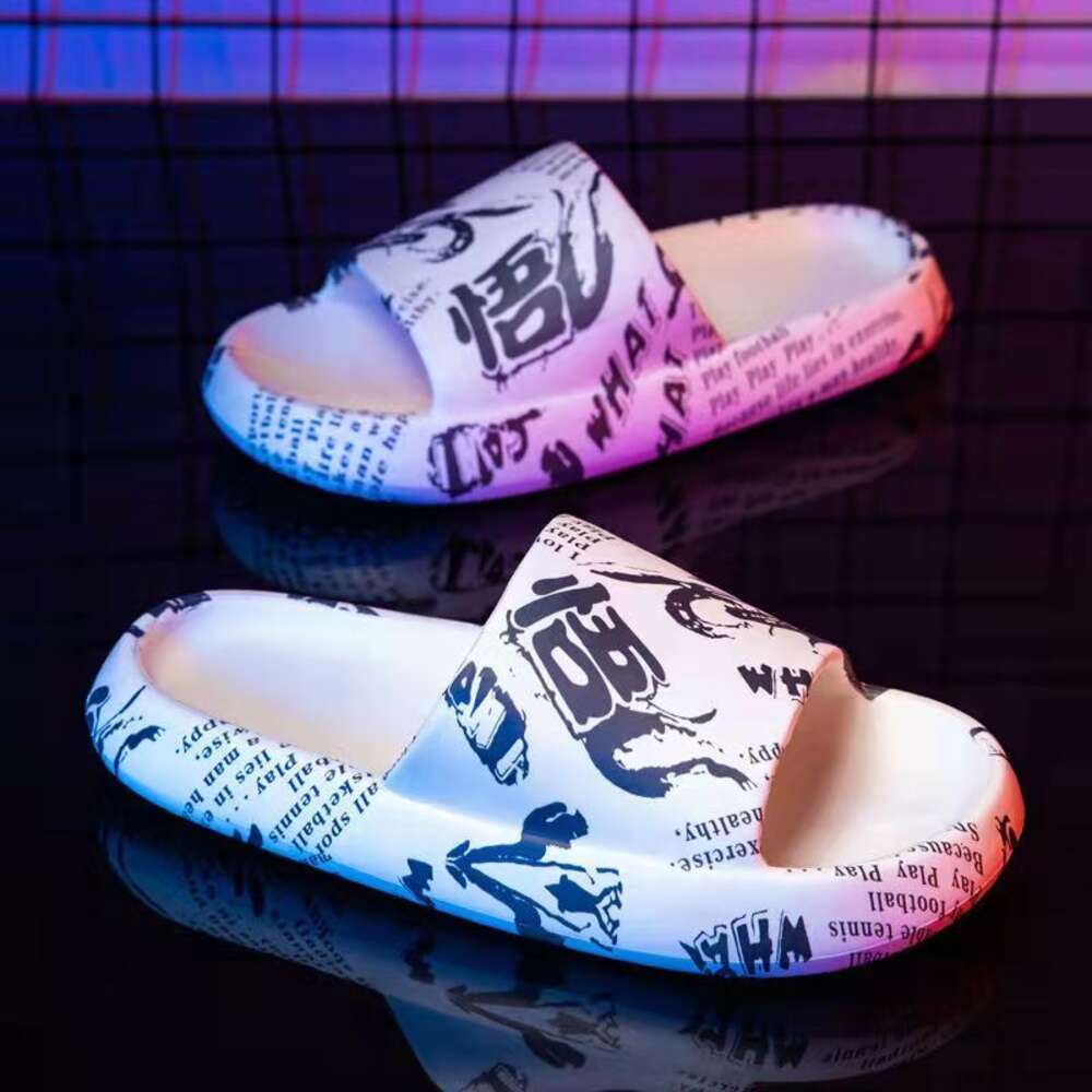 2023 White Printing Men's Sandals Casual Sport Shoes Light Weight Beach Slides Slippers for Women and Men