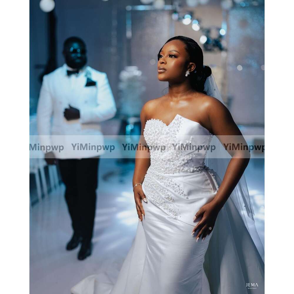 Elegant Satin Mermaid Wedding Dresses with Detachable Long Train Strapless Pearls Beading Africa Bridal Gowns robes de mariee