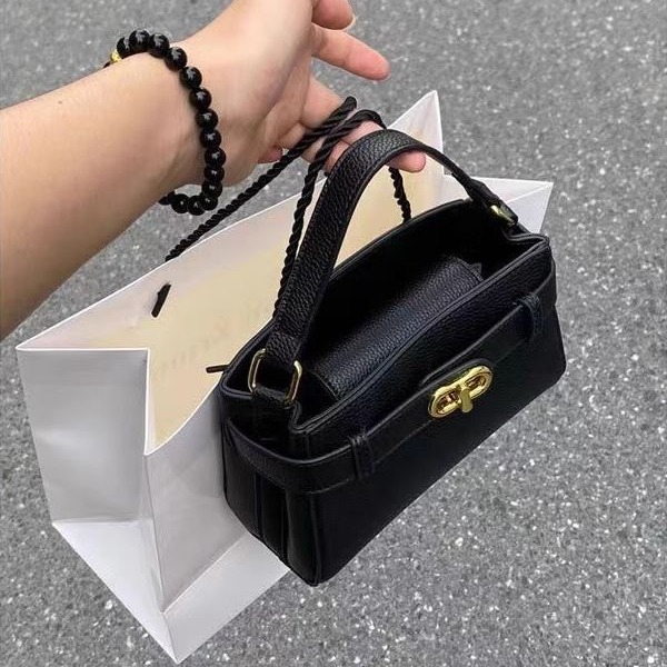 Urban minimalist daily outfit bag women new high-end texture niche retro metal buckle single shoulder bag versatile commuting crossbody bag