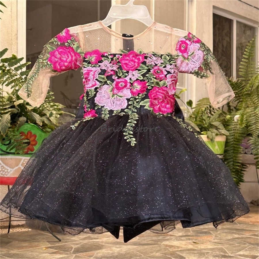 Mexican Style Black Flower Girls Dress 2024 Embroidery Elegant Kids Pageant Dress Short Sleeve Little Girls Birthday Charro Mariachi Quinceanera Dress