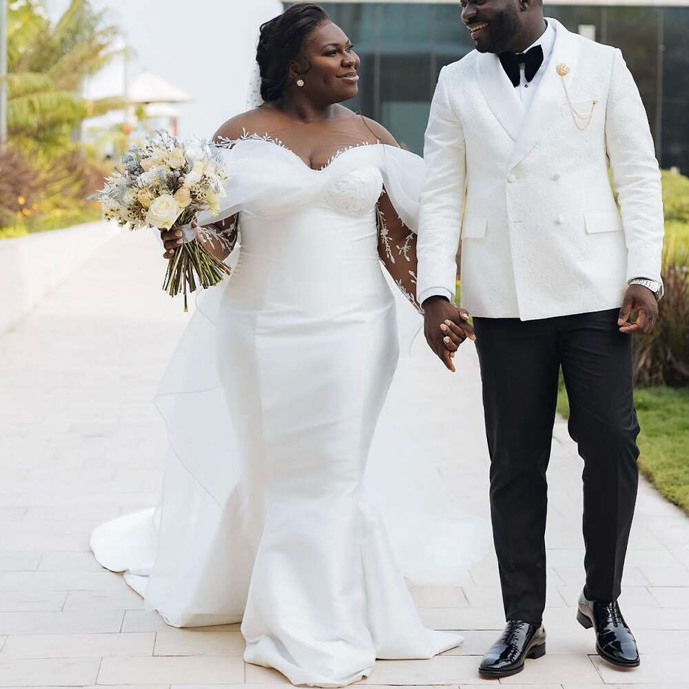 2024 Plus Size Mermaid special Dresses Sheer Neck Long Sleeve Sweep Train Appliques Africa Bridal Gowns vestidos de novia