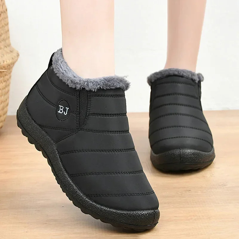 Womens waterproof winter boots plush snow boots womens ankle boots warm black couple pure cotton couple platform shoes 240615