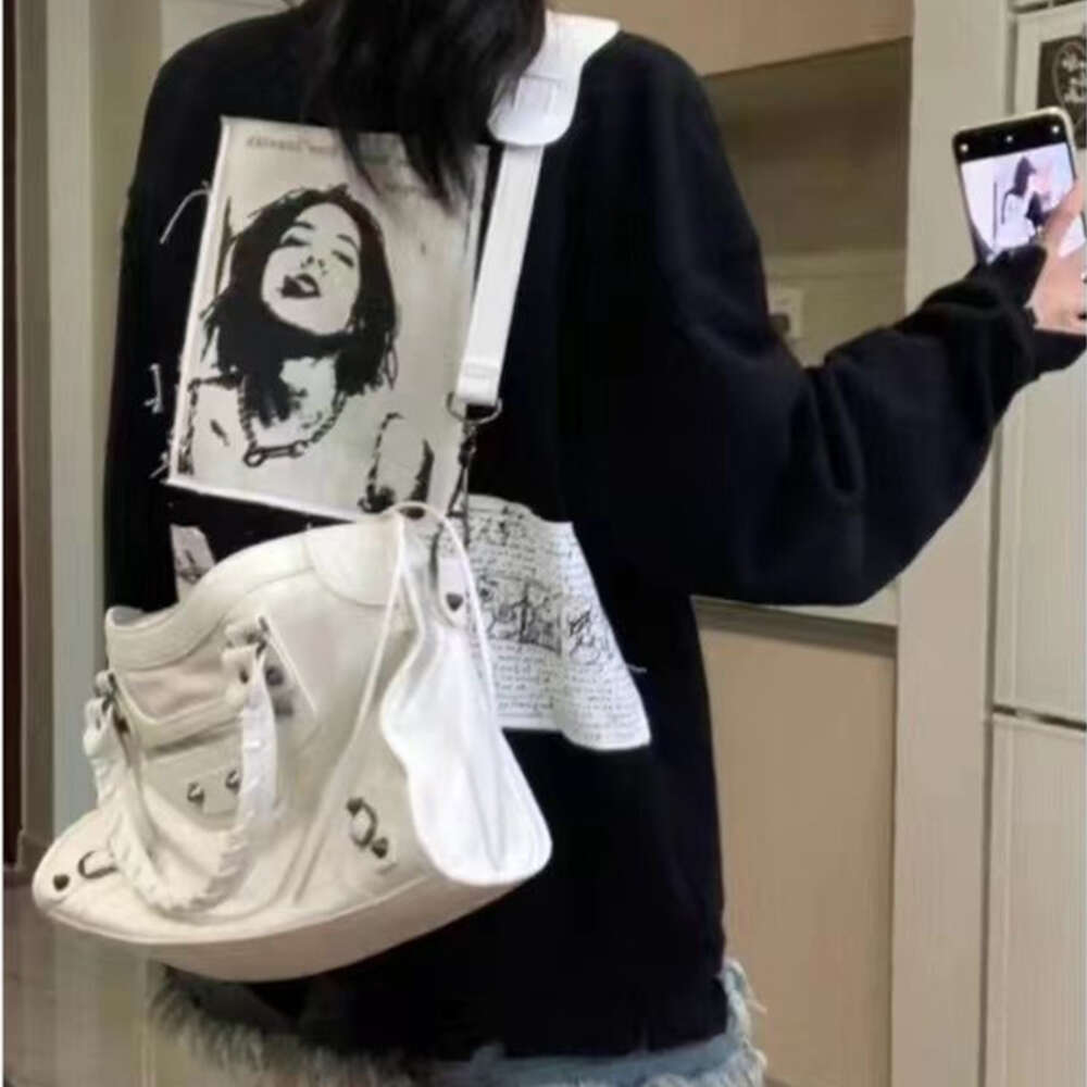 Capacity Large Shoulder Crossbody Tote Hundred Niche Rivet Motorcycle ABG Spice Girl Bag 98d1b