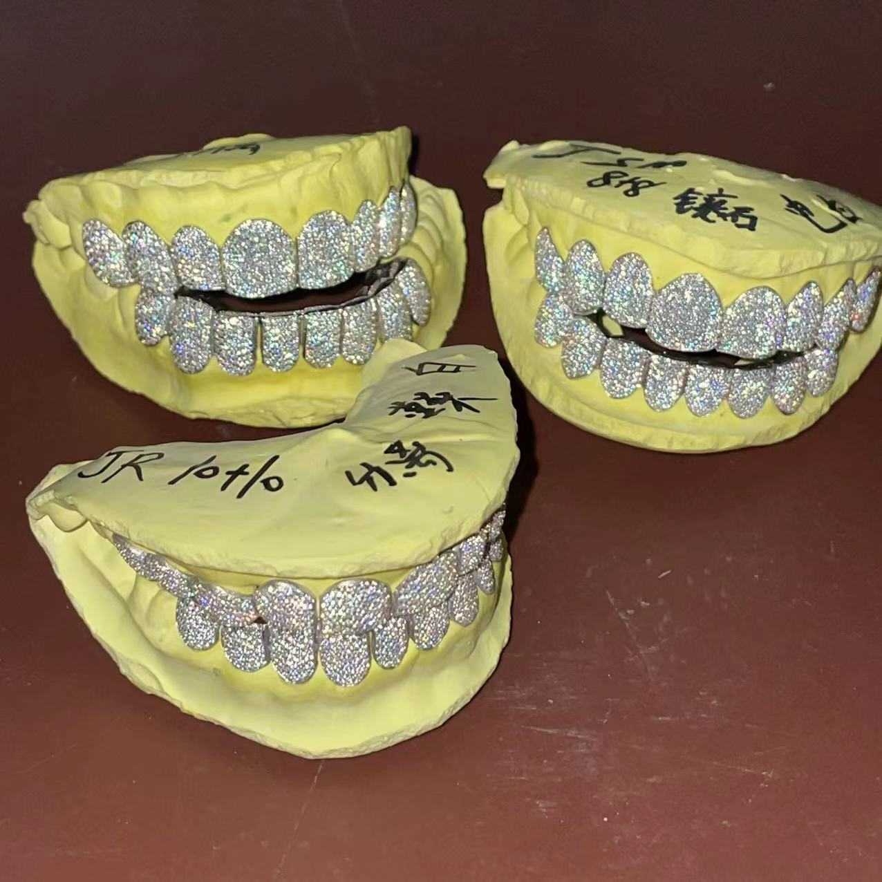 Iced Out Grillz straight zigzag micro hand setting VVS D color Moissanite fully Diamonds Teeth Grillz