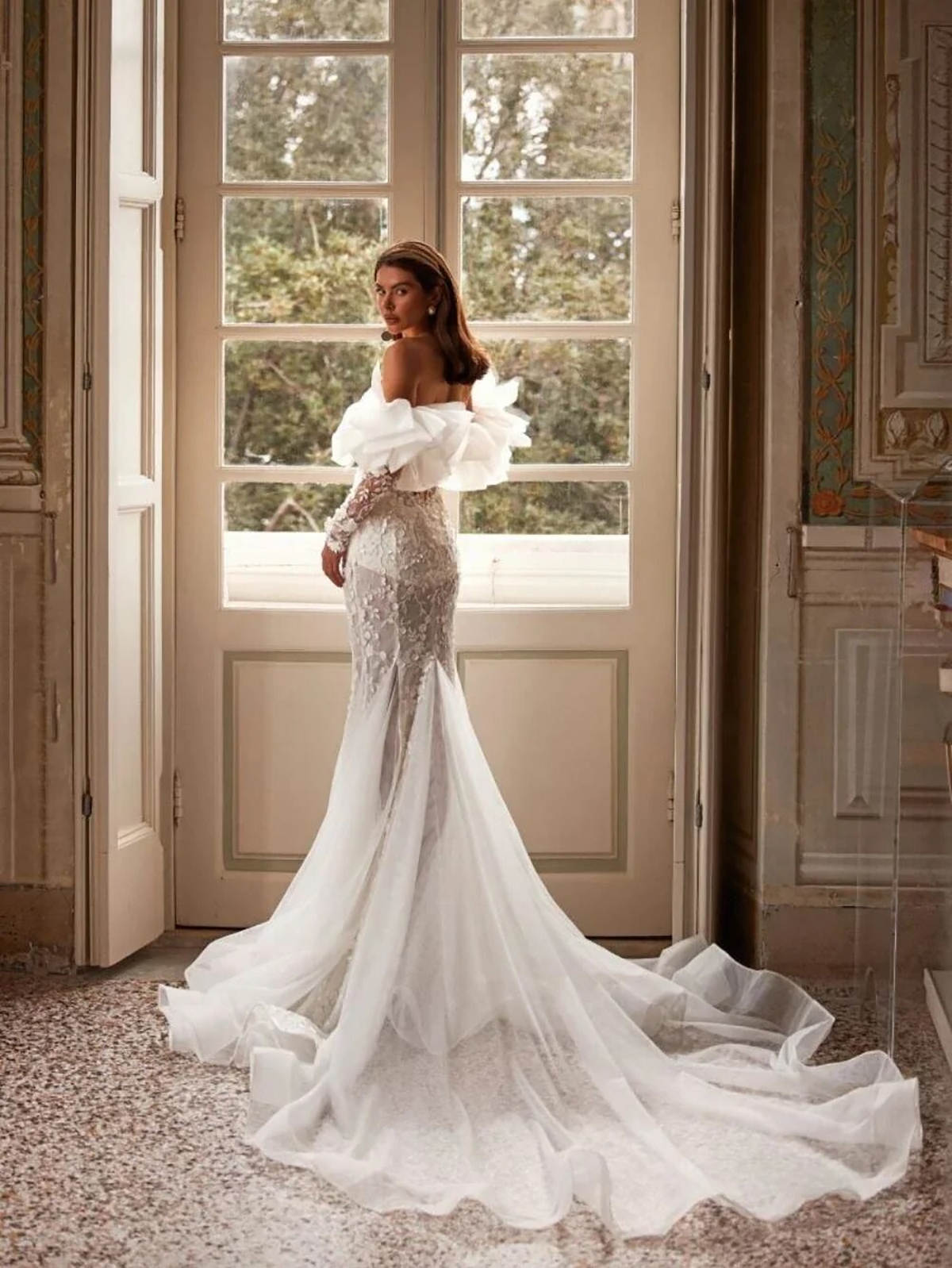 Simple Lace Wedding Gowns 3D Floral Appliques Strapless Bridal Dress See Through Custom Made Backless Sweep Train Vestido de novia