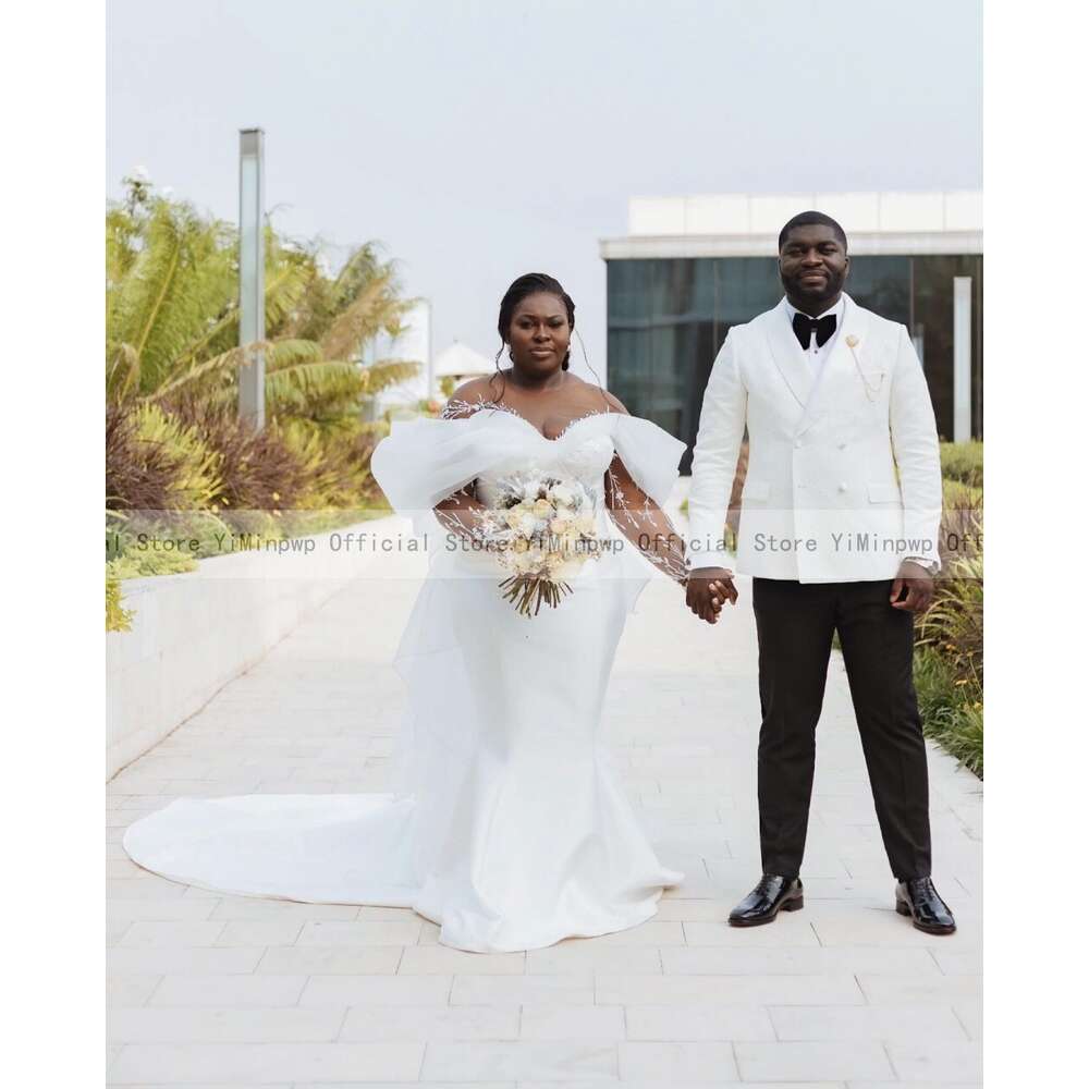 2024 Plus Size Mermaid Wedding Dresses Sheer Neck Long Sleeve Sweep Train Appliques Africa Bridal Gowns vestidos de novia