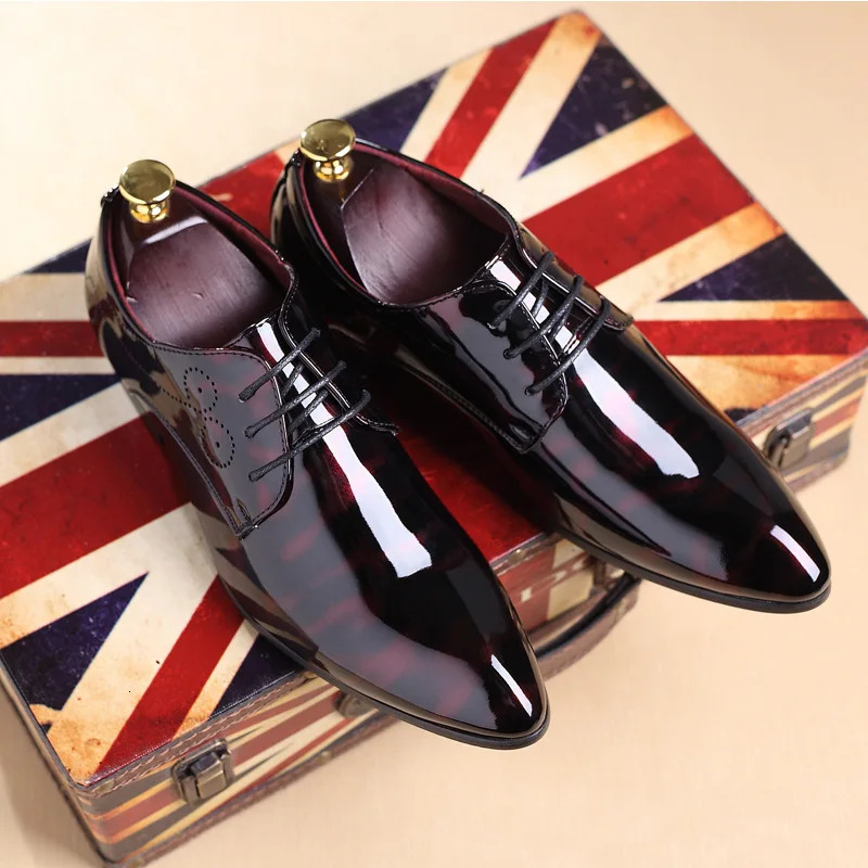Mens Patent Leather Oxford Shoes Zapatos de hombre Mens Formal Shoes Pointed Toe Business Wedding 240615