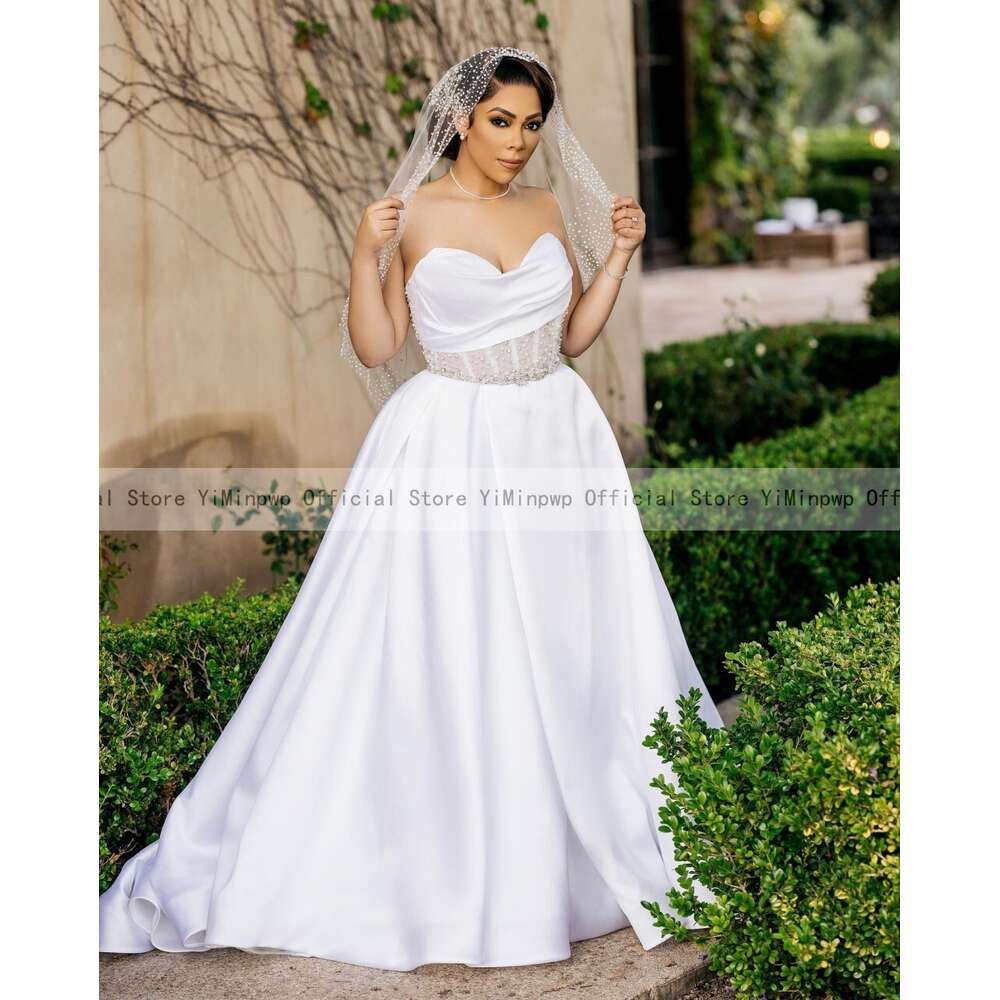 White Satin Wedding Dresses for Bride Sweet Heart Side Split A Line Sweep Train Beading Africa Garden Bridal Gown robes de marie