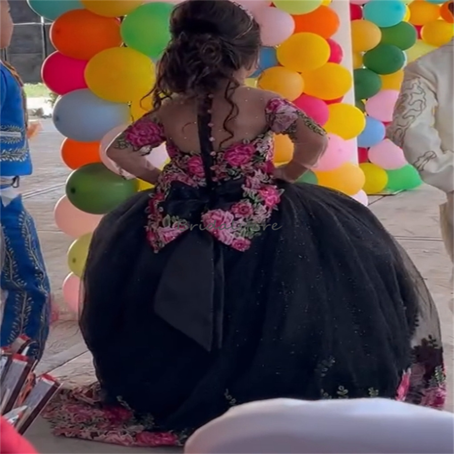 Mexican Style Black Flower Girls Dress 2024 Embroidery Elegant Kids Pageant Dress Short Sleeve Little Girls Birthday Charro Mariachi Quinceanera Dress