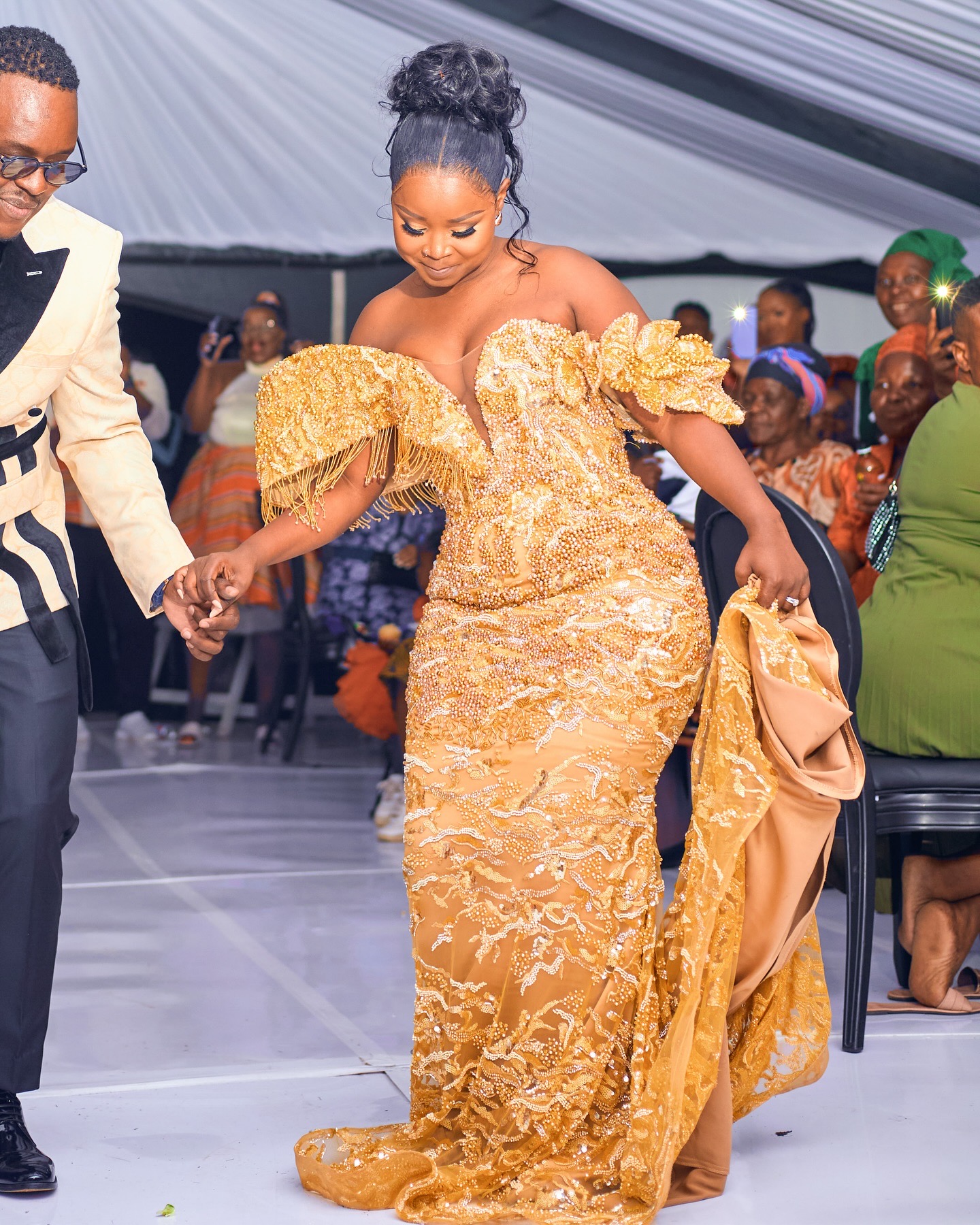 2024 Arabic Aso Ebi Plus Size Gold Mermaid Wedding Dresses Luxurious Beaded Detachable Train Bridal Gowns Dress ZJ605