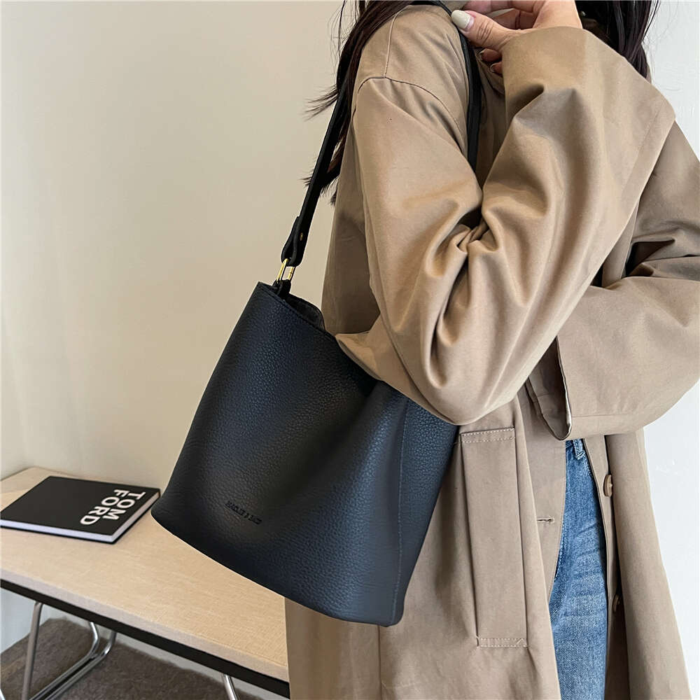 Toptrends Vintage Soft Bucket Shoulder For Women 2024 Trend Designer Crossbody Bags PU Leather Ladies Handbags And Purses 6.17#31