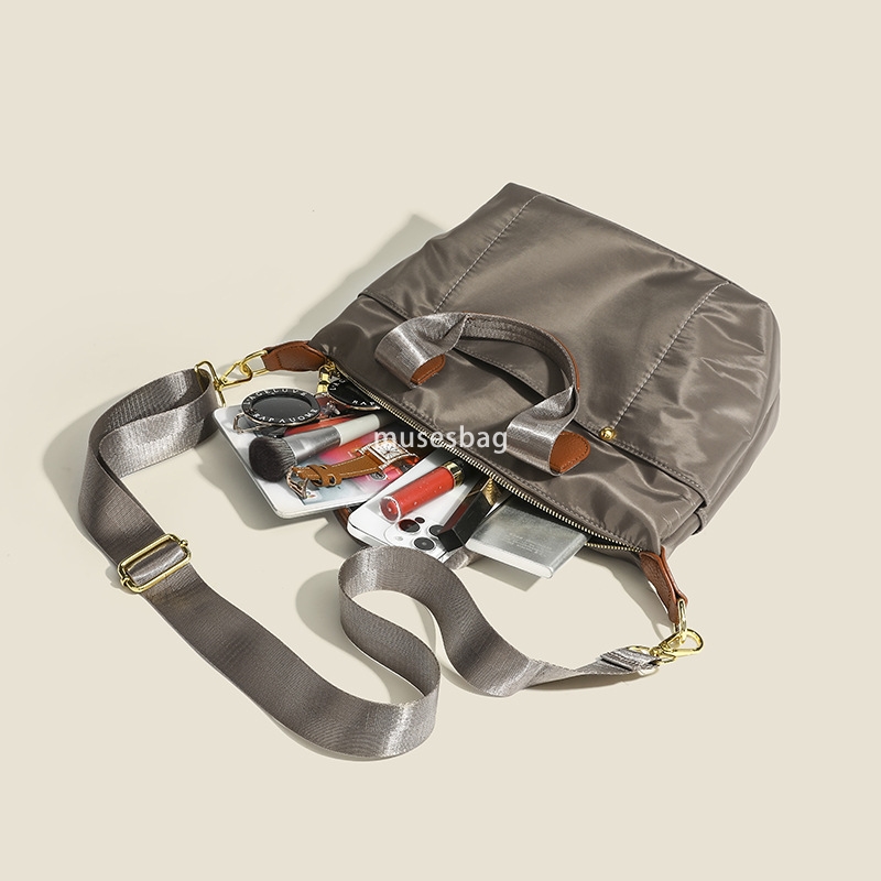 Fashion Commuter Nylon Cloth Women Bag New Spring/Summer Waterproof Canvas Korean Edition Single Shoulder Crossbody Dumpling Tote Bag