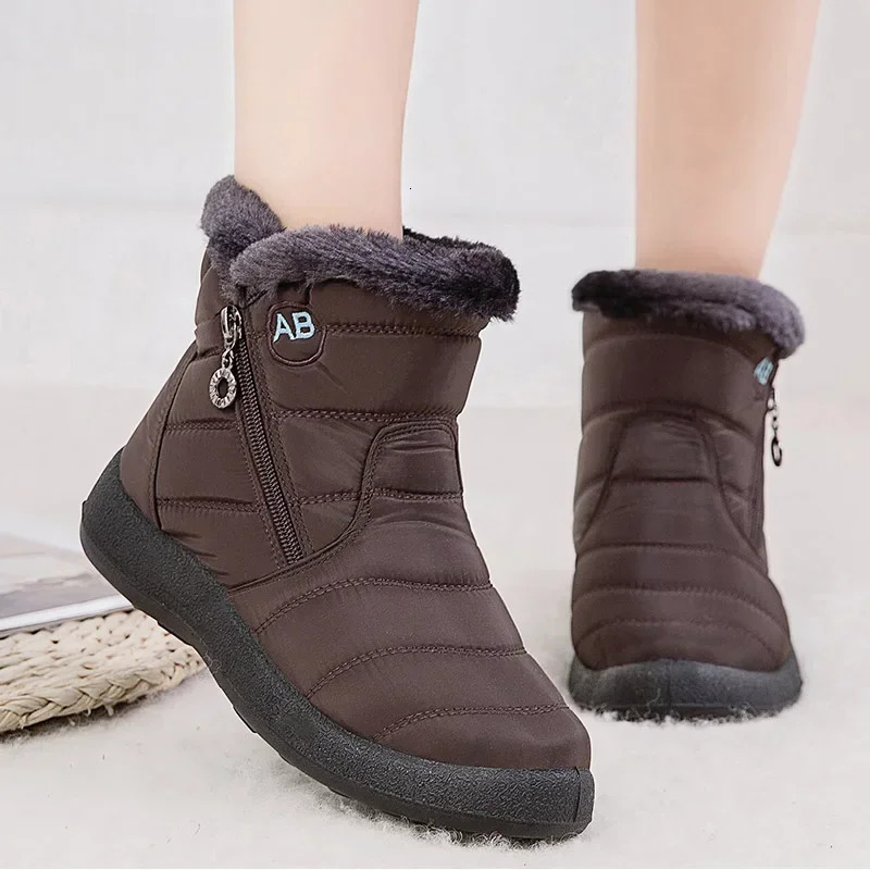 Winter womens thick soled ankle boots womens waterproof boots fashionable womens shoes light ankle Botas strapless warm winter boots 240615
