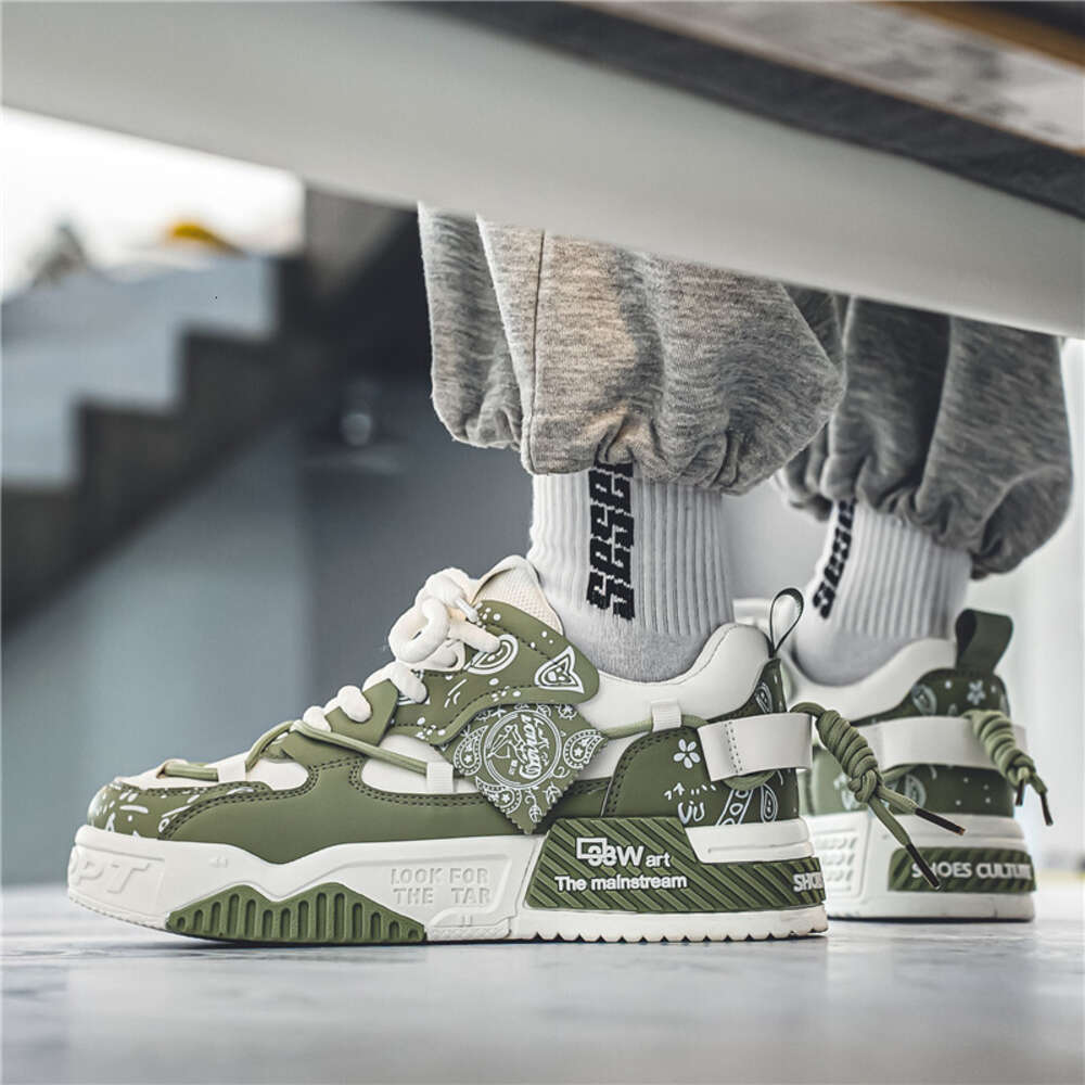 Fashion Men's Skateboard Outdoor Skate Shoes Man Street Platform Casual Sneakers for Men atillas De Hombre