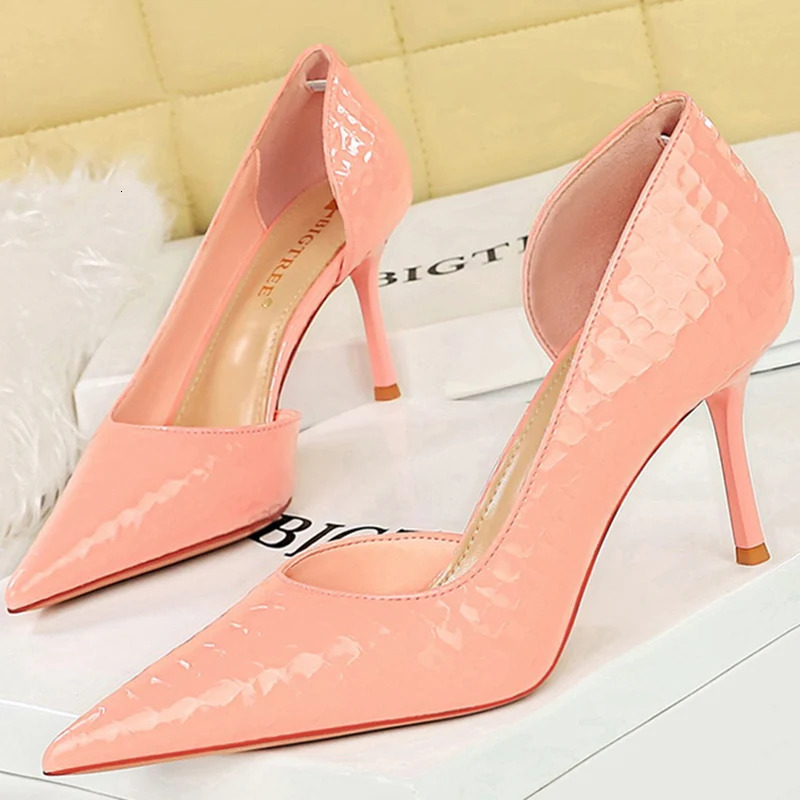 Elegant Women 8cm High Heels Pumps Pointed Toe Shallow Low Heels Lady Serpentine Patent Leather Wedding Evening Party Pink Shoes 240617