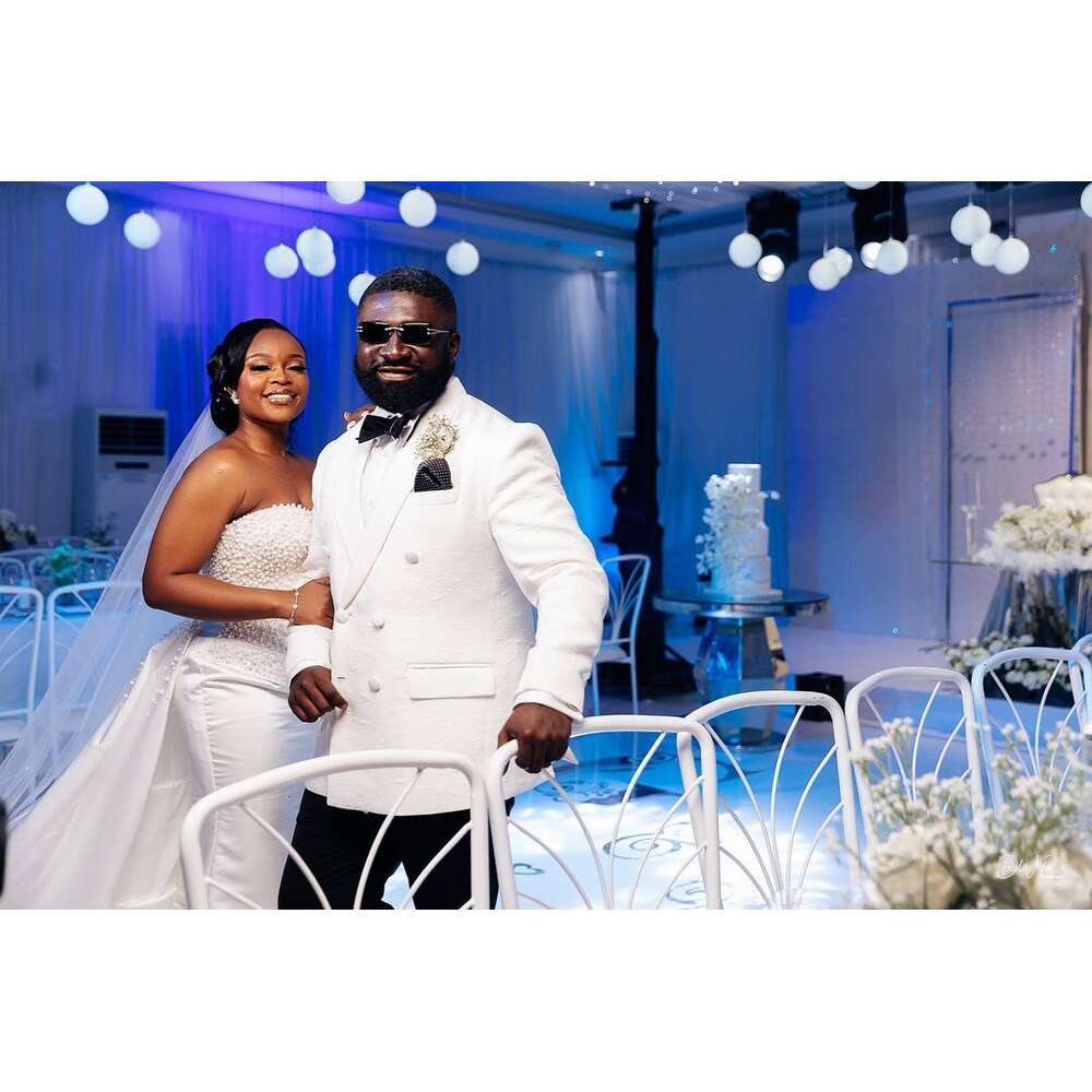 Elegant Satin Mermaid Wedding Dresses with Detachable Long Train Strapless Pearls Beading Africa Bridal Gowns robes de mariee