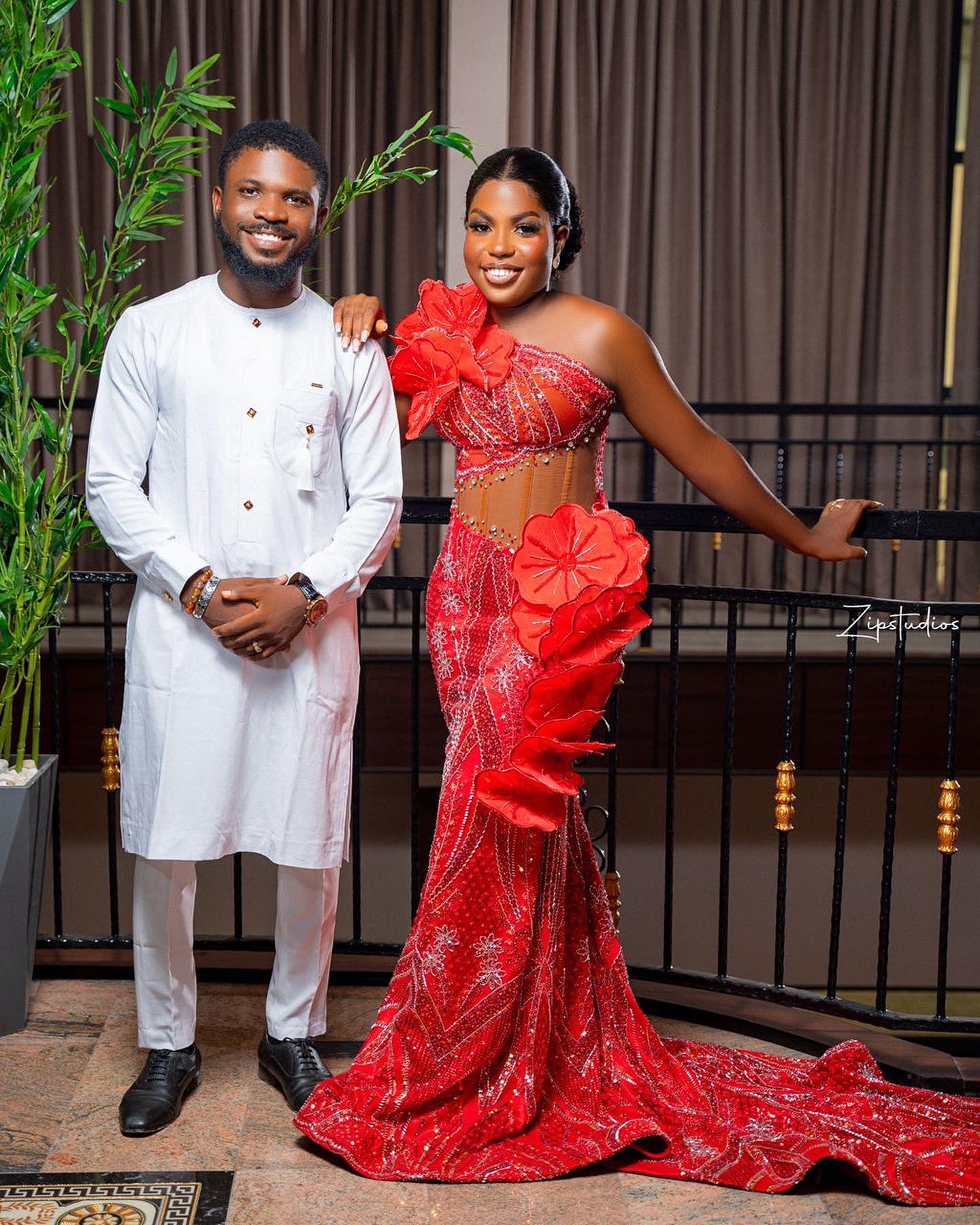 2024 Plus Size Mermaid Red Prom Dresses For Special Occasion Florals Crystals Sequined Evening Formal Party Second Reception Birthday Engagement Gowns