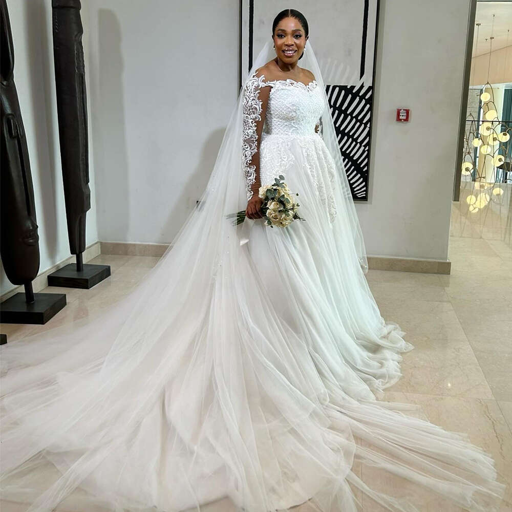 Spring Wedding Dresses for Bride Sheer Neck A e Button Closure Tulle Appliques African Garden Beach Bridal Gowns Plus Size