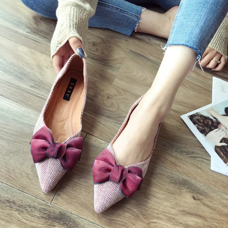 Women Flat Heel Shoes Big Silk Bowknot 31-45 Plus Big Size Pointed Toe Lady Flats Casual Sweet Soft Sole Solid Color Moccasins 240617