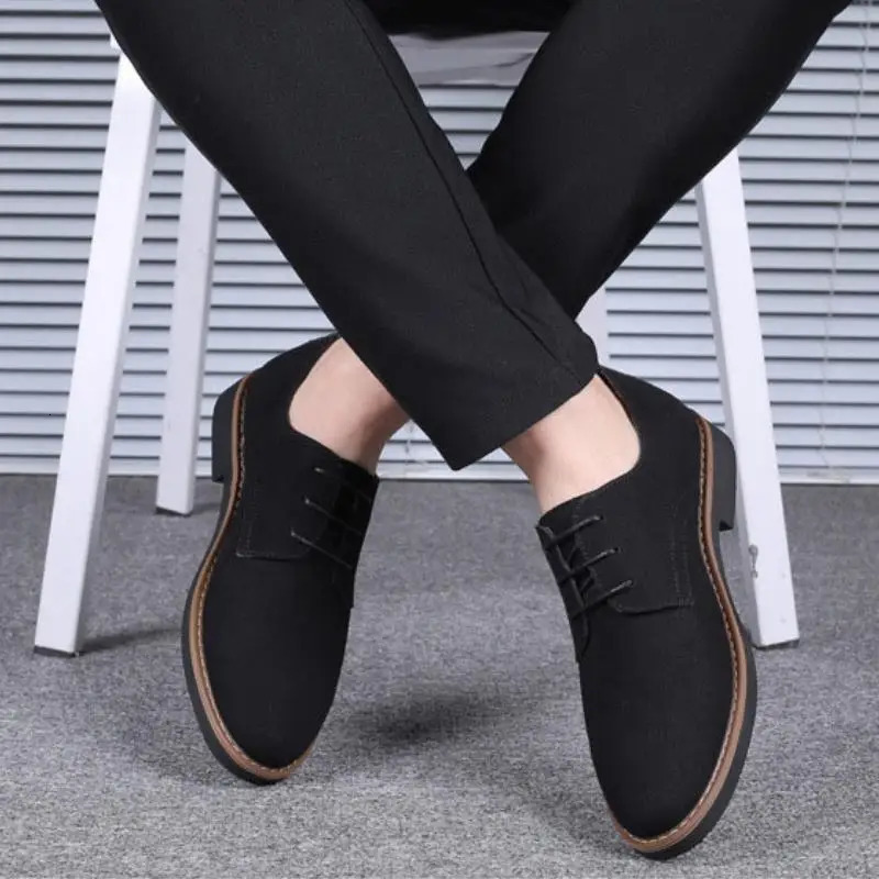 Mens shoes Nubuck leather style solid color casual sports shoes shoelaces soft Oxford shoes mens apartment sports shoes breathable 240615