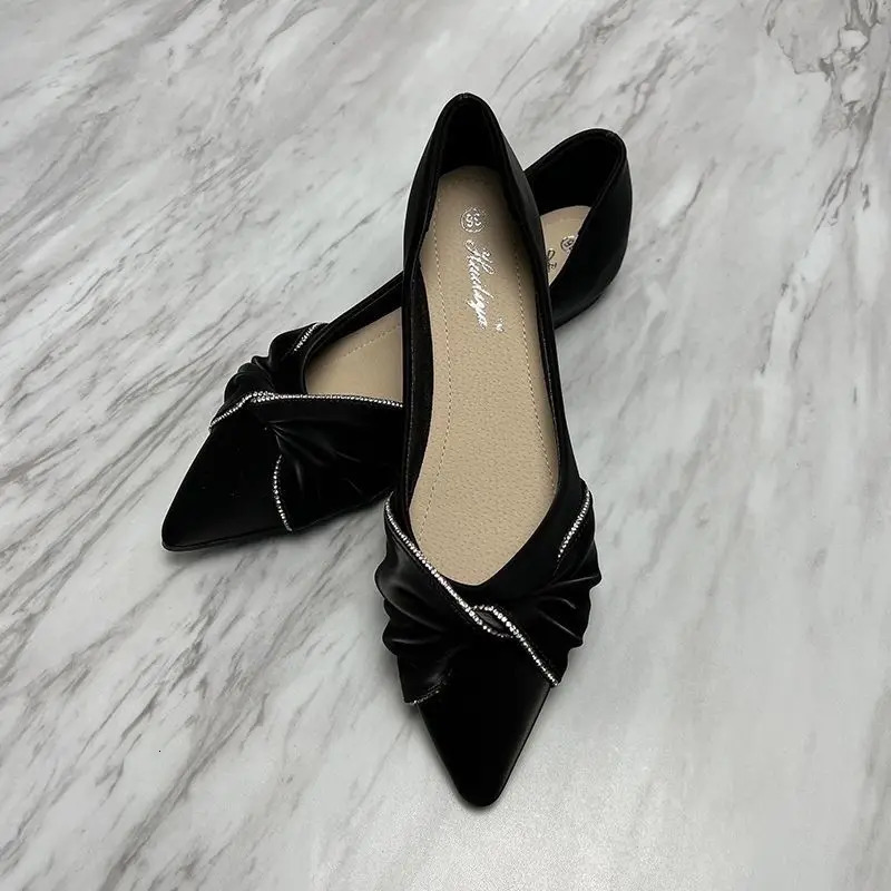Ladies Summer Footwear Flats Black Shoes for Women Moccasins Flat with Crystals Pointed Toe Low Heel Elegant Rhinestone E A 240617