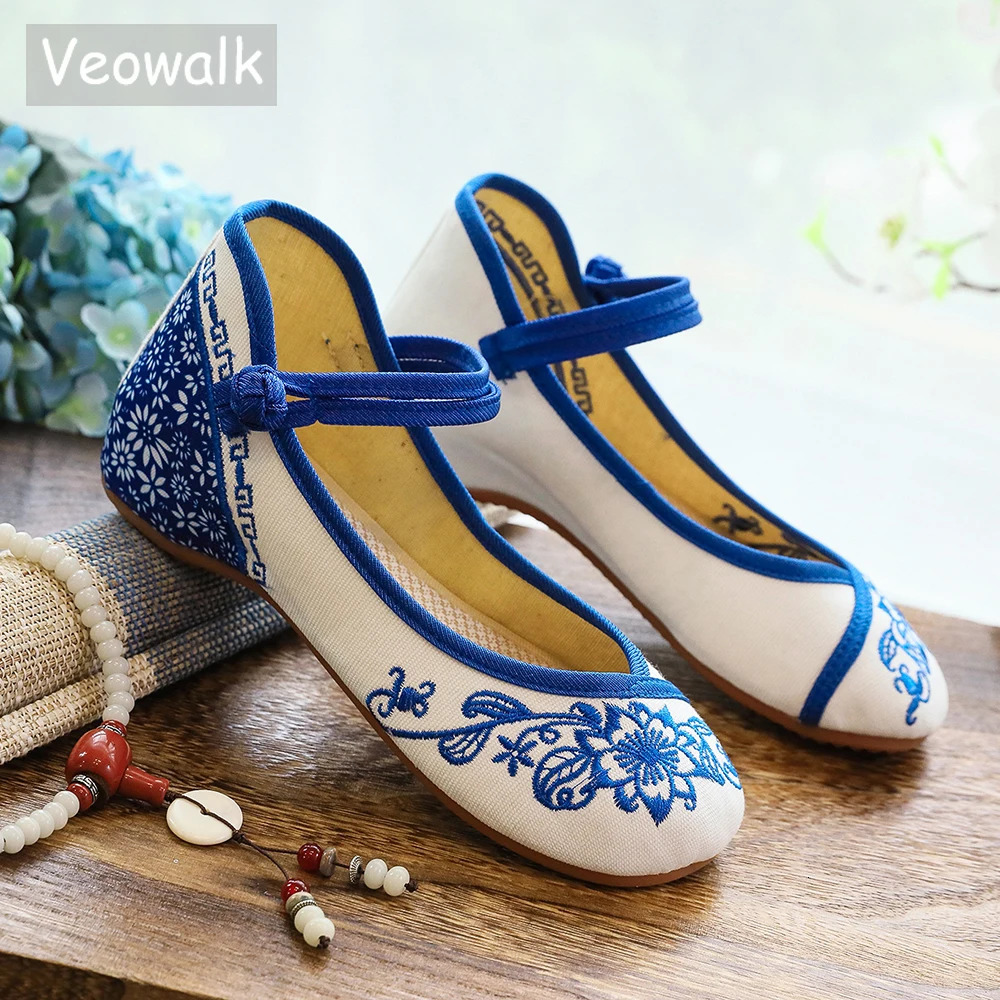 Veowalk Blue Flower Embroidery Womens Canvas Ballet Apartment Vintage Chinese Style Womens Casual Ankle with Cotton Dance Shoes 240615