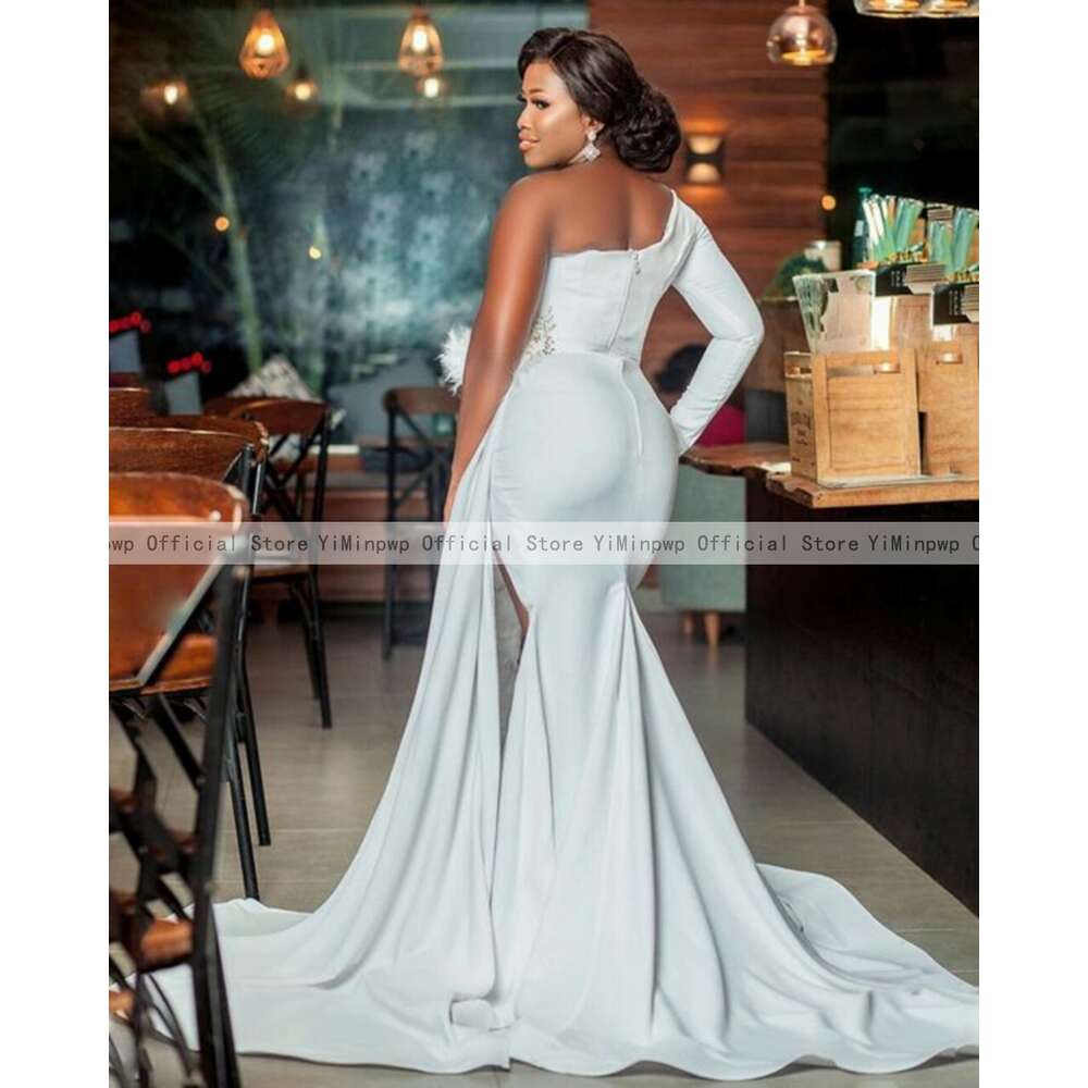 Feathers Mermaid Wedding Dresses for Bride One Shoulder Long Sleeve Side Split Sweep Train Pleats Appliques Bridal Gowns vestido