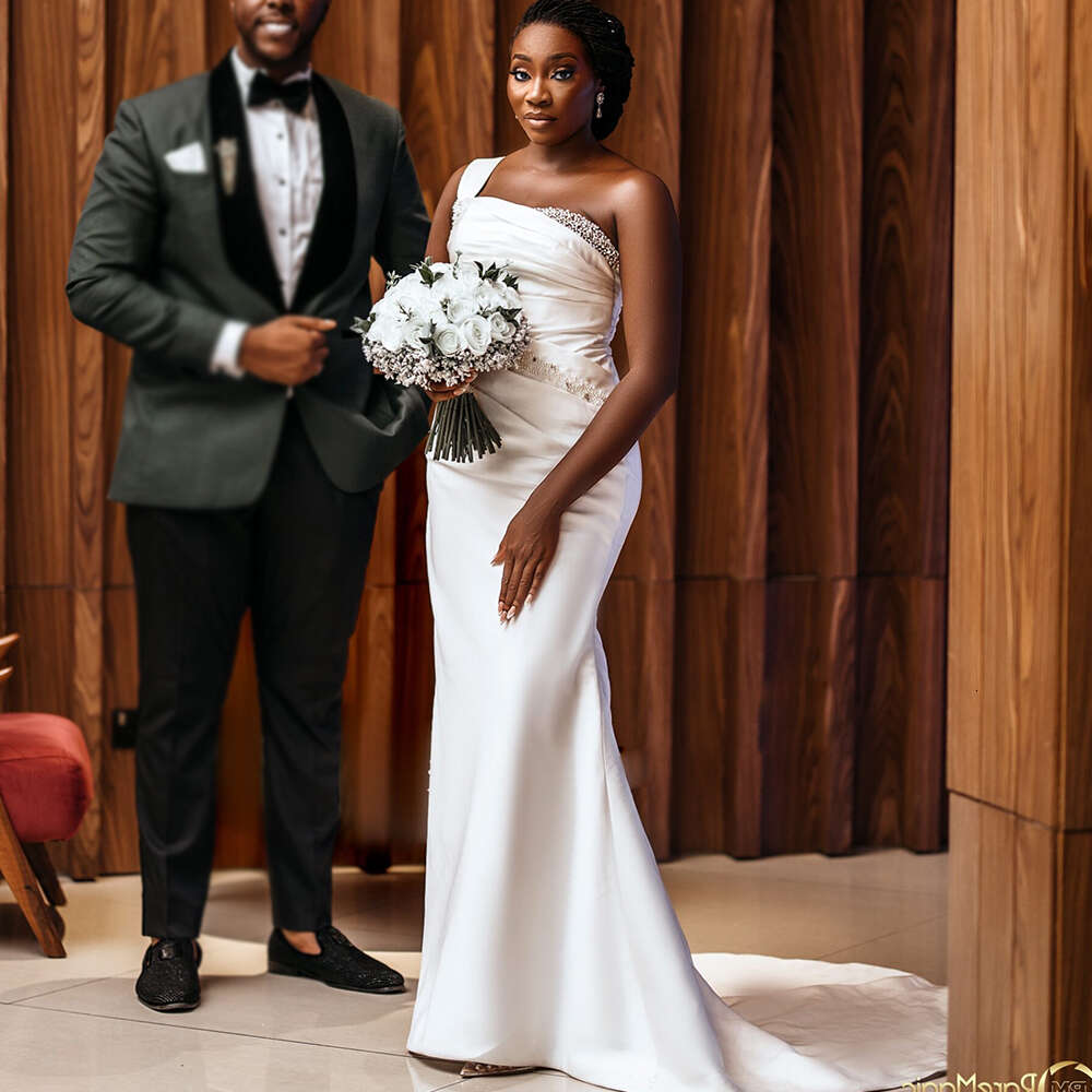 White Satin Mermaid Wedding Dresses with Detachable One Shoulder Sweep Train Pearls Beading Illusion Africa Bridal Gowns
