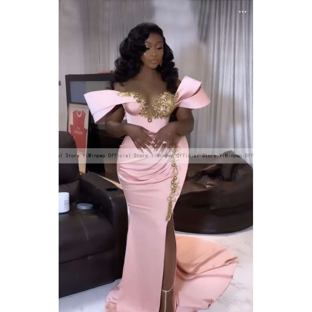 2023 New in Pink Mermaid Prom Dresses for Black Girl Sheer Neck Side Split Sweep Train Gold Appliques Women Formal Ocn Gown