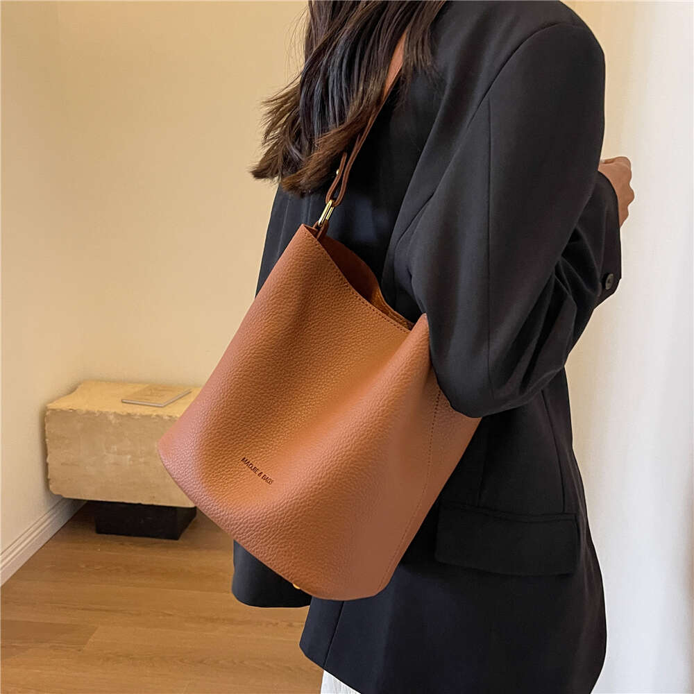 Toptrends Vintage Soft Bucket Shoulder For Women 2024 Trend Designer Crossbody Bags PU Leather Ladies Handbags And Purses 6.17#31