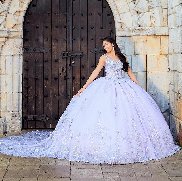 Lilac Mexican Quinceanera Dresses Ball Gown Spaghetti Straps Sparkly Appliques Puffy Charro Sweet 16 Dresses 15 Anos